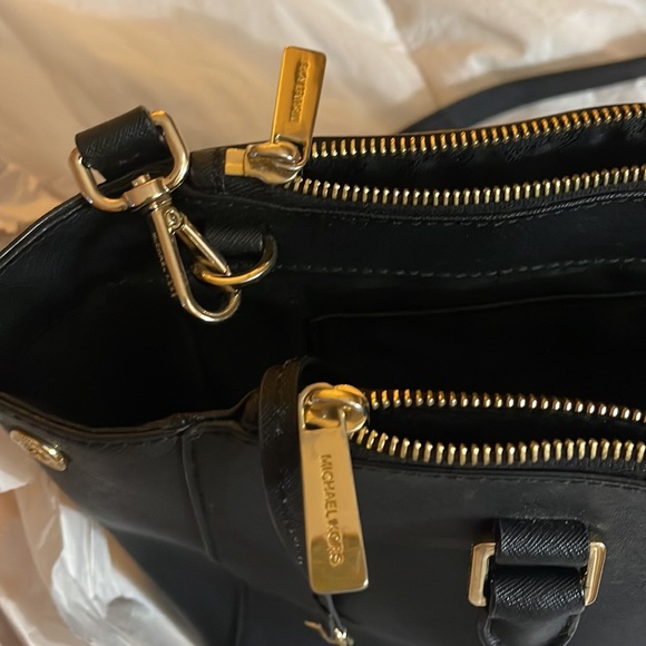 Michael Kors black Sutton saffiano  leather satchel - Picture 6 of 7